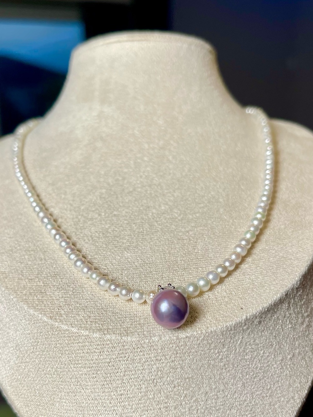 Freshwater Pearl Necklace with Lavender Pearl Pendant